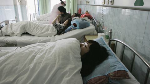 Hiina mustal turul õitseb surrogaatturg, kus rasedust saab jälgida valvekaamera abil