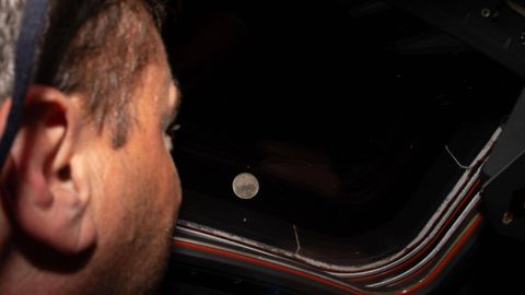 VIDEO ⟩ Kuu üks kraatritest sai Artemis II komandöri varalahkunud naise nime