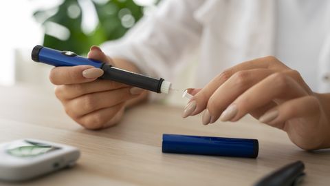 Uus kaalulangetustrend: arstid hoiatavad populaarse «imerohu» säästuvariandi eest