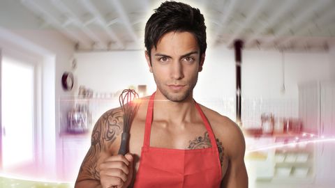 SÄRK SELJAST JA PANN TULELE ⟩ Need meeskokad serveerivad toidu kõrvale paljast ihu