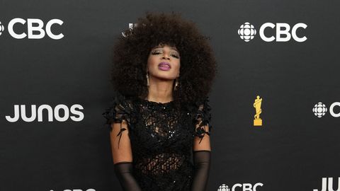 PUNASELT VAIBALT OTSE TALLINNA ⟩ Kanada lauljatar ebamugavast glamuurihetkest: «Ma suutsin vaevu hingata!»