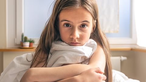 Ema kahtlustas 11-aastasel tütrel toidumürgitust, kuid tegelik põhjus ehmatas ka arste