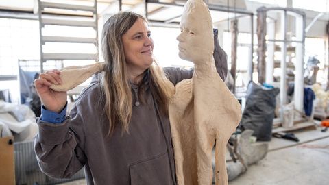 Edith Karlsson annab Kiasmas ülevaate oma skulptuuridest