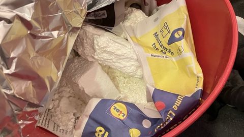 Süüdistuse saanud mehe kodust leiti suur kogus kokaiini – narkojoobe saanuks enam kui 12 000 inimest