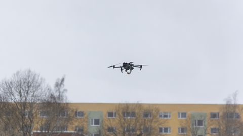 Sõda droonide vastu: kes proovib neid alla lasta, kes helistab hirmunult politseisse