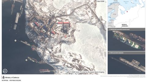 Briti sõjavägi jälitas Põhja-Atlandil kuu aega kaablite juures luusinud Vene allveelaevu