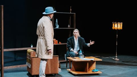 Täna esietendub lavastus kurikuulsast Narva referendumist. Kes kehastab Indrek Tarandit?