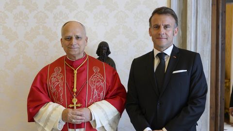 Macron arutas paavstiga sõda, rahu ja korvpalli