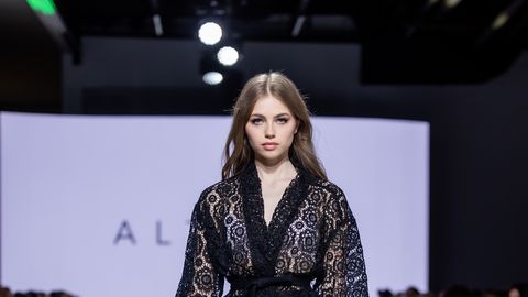 VIDEOINTERVJUU ⟩ Eesti moelooja teab täpselt, mis on sobivate pükste leidmise valem