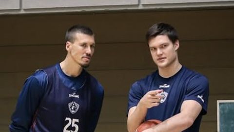 VIDEO ⟩ Pika pausi järel väljakule naasnud Kotsar aitas Yokohama klubi võiduni