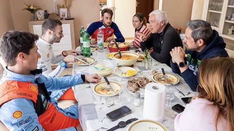 FOTOUUDIS ⟩ Avarii ajas Hyundai sõitja marru, kohalikud kutsusid ta peolauda