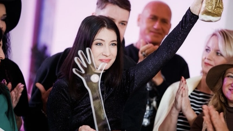 VIDEO ⟩ Tuntud selgeltnägija Anastasia Kaldussova šokeerib avameelsusega: ma tahan ropendada ja vahtu suust välja ajada