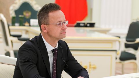 Magyar: Ungari välisminister tegeleb praegu salajaste dokumentide hävitamisega