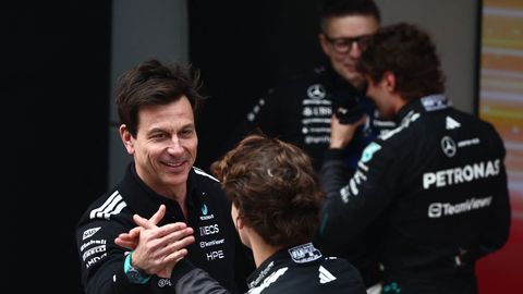Mercedese F1-tiimipealiku üllatav avaldus: tahtsin mõlemad sõitjad vallandada