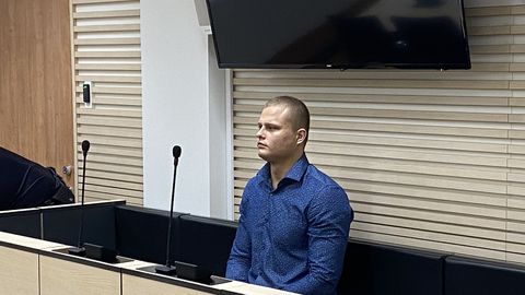 VIDEO ⟩ Horvaatias inimsmugeldamise eest vanglas olnud noormees vabastati otse Eesti kohtusaalis