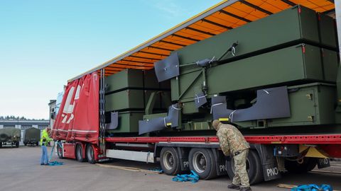 FOTOD ⟩ Leetu saabusid uued NASAMS õhutõrjesüsteemid