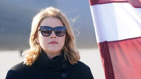 Läti korruptsioonitõrje büroo uurib ministrite kinni makstud reisi Como järve äärde