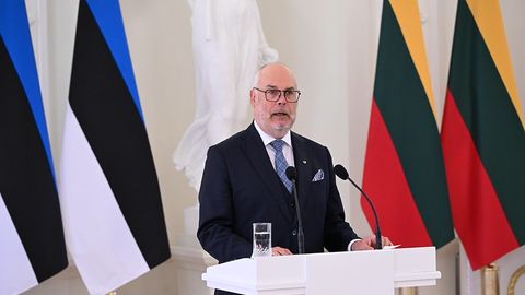 Karis Leedus riigiõhtusöögil: Baltimaad ei tohi jääda üksi