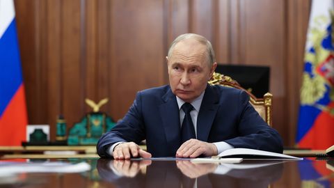 Uus seadus annab Putinile õiguse saata sõjavägi Vene kodanikele välismaale appi