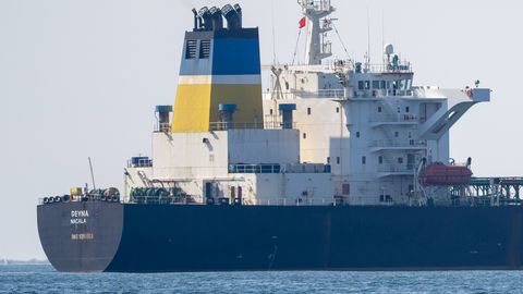 Vene varilaevastiku tanker lahkus trahvi tasumise järel Prantsusmaa sadamast