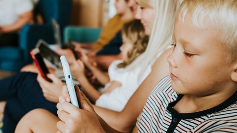 Euroopa Liit: meil on valmis veebipõhise vanusekontrolli äpp – tõsi, see logiseb veel