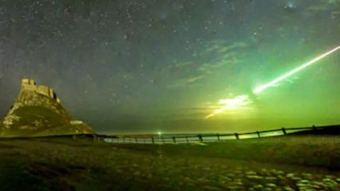 VIDEO ⟩ Võimas vaatepilt: Inglismaa kohal plahvatas smaragd-roheline tulekera