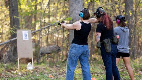 Vasakpoolsed ameeriklased on hakanud Trumpi ajal tulirelvi kokku ostma