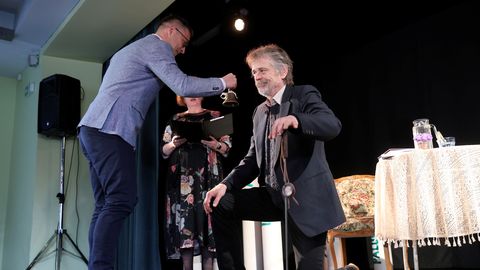 GALERII ⟩ Lutsu huumoripreemia pälvinud Tõnu Oja pani rahva lõkerdama