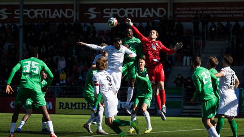 GALERII ⟩ Levadia küttis Florale viimase 21 aasta suurima sauna