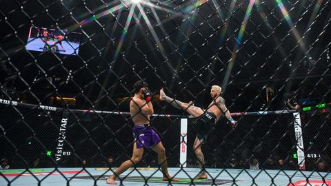 VIDEO ⟩ Venemaa MMA-võitleja visati USAs lennukist välja