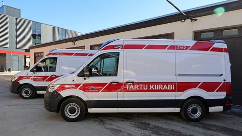 Tartu-Viljandi maanteel sõitis auto teelt välja
