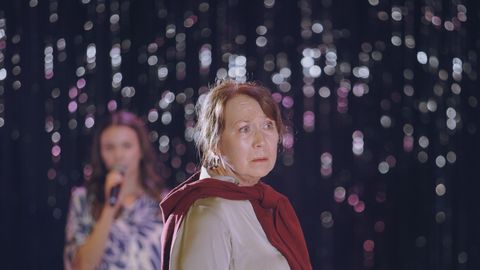 ARVUSTUS ⟩ Vanemuise «Ütlemata» kisub lahti vaikimise haavad: kas teater peab vaid lõbustama või ka raputama