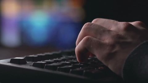 POLE SÜÜTU NALI ⟩ 1600 kasutajakontot: Politsei tuvastas noored, kes tellisid Eesti asutuste vastu küberrünnakuid