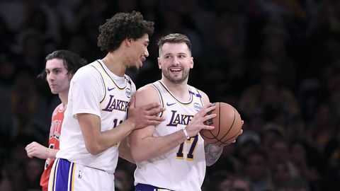 VIDEO ⟩ Lakersi tsenter, Doncici jänkist semu saigi vahetult enne Eesti mängu Sloveenia passi