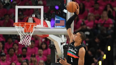 NBA ajalugu teinud Prantsusmaa «Tulnukas» tõusis ühele pulgale Jordani ja Robinsoniga