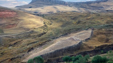 MÜSTILINE ⟩ Salapärase maastikuobjekti kohta on tehtud uus avastus