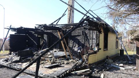 Päikesepaneelide isetehtud akusüsteem põletas Viimsis elumaja maha