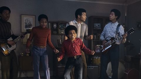 ÜLEVAADE ⟩ Michael Jacksoni eluloofilm on nii rahaauk kui ka ussipesa