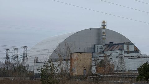 Ukraina hoiatab tuumakatastroofi riski eest: Vene raketid kihutavad Tšornobõli kohal