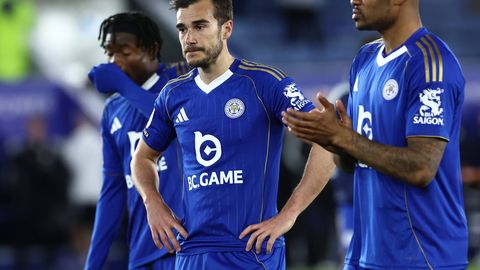 KOHUTAV KUKKUMINE ⟩ Kümne aasta eest jalgpallimaailma ühe suurema ime sepistanud Leicester langes kolmandasse divisjoni