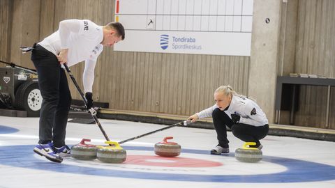 Võit ei aidanud Eesti kurlingupaari MMil alagrupist edasi