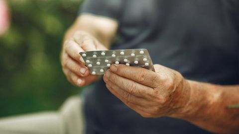 ETTEVAATUST ⟩ Levinud kolesterooliravimil on ohtlik koostoime nende 3 ainega