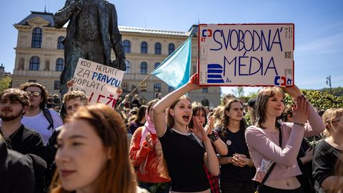 UNGARI VOL 2? ⟩ Tšehhis kardetakse riigimeedia allutamist uuele valitsusele