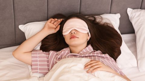 KAS TEADSID? ⟩ See magamisasend võib vähendada kõrvetisi ja parandada und