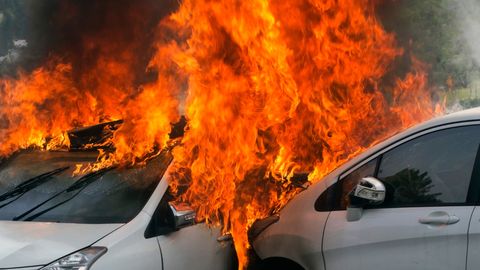 Soomes Vantaas põles maha tarbesõidukeid kohandava firma tootmishoone koos autodega