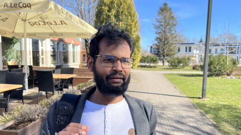 INIMESTEST AEGAMÖÖDA ⟩ Kausar Ahmad. Pikk tee Bangladeshist Muraste Coopi