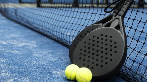 Spordiarst hoiatab: eestlasi hullutav padel toob kaasa varjatud ohu
