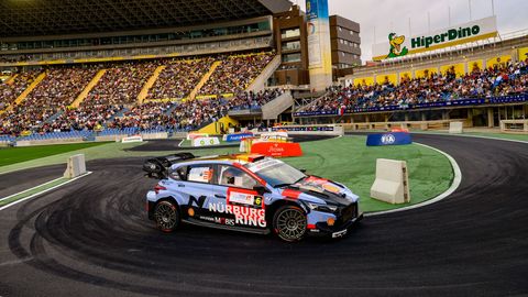 Fännid keerasid Kanaari saartel rallisõitjatele käru