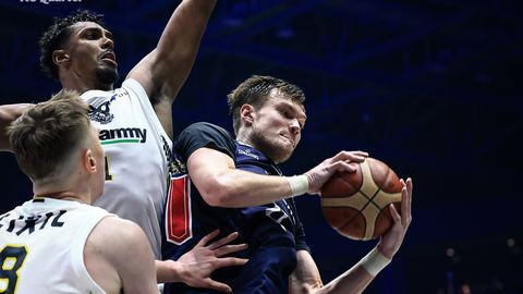 VIDEO ⟩ Kotsar tegi Jaapanis hiilgava esituse, kuid kunagine NBA tulevikumees oli veel parem