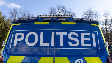 Öösel sõitsid kaks joobes alaealist vastu perrooni, mõlemad viidi haiglasse